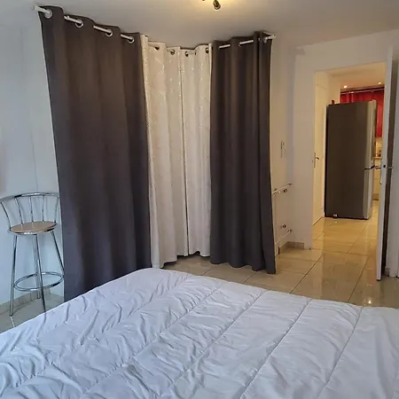 Charming T2 100 Meters From The
